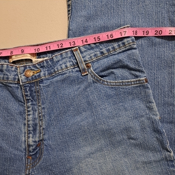 Signature by Levi Strauss Light Blue Women's Boot Cut Jeans - Picture 12 of 14